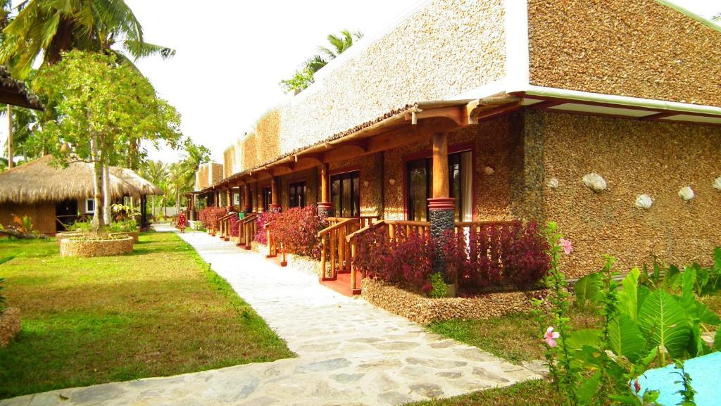 Cooper'S Beach Resort Lucbuan Exterior photo