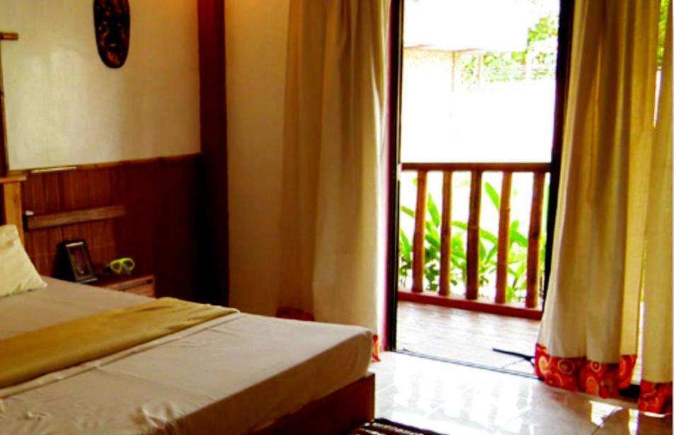 Cooper'S Beach Resort Lucbuan Room photo