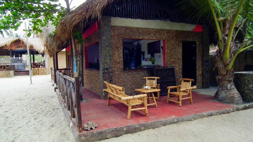 Cooper'S Beach Resort Lucbuan Exterior photo