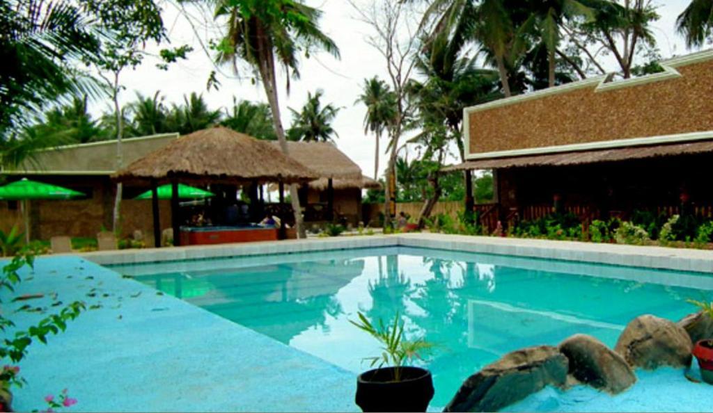 Cooper'S Beach Resort Lucbuan Exterior photo