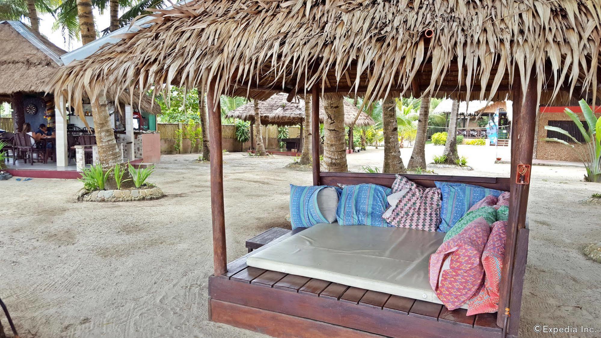 Cooper'S Beach Resort Lucbuan Exterior photo