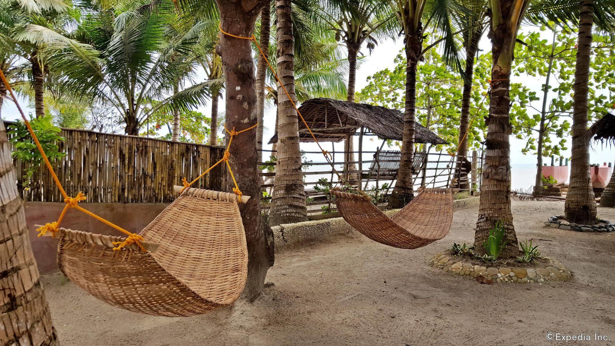 Cooper'S Beach Resort Lucbuan Exterior photo
