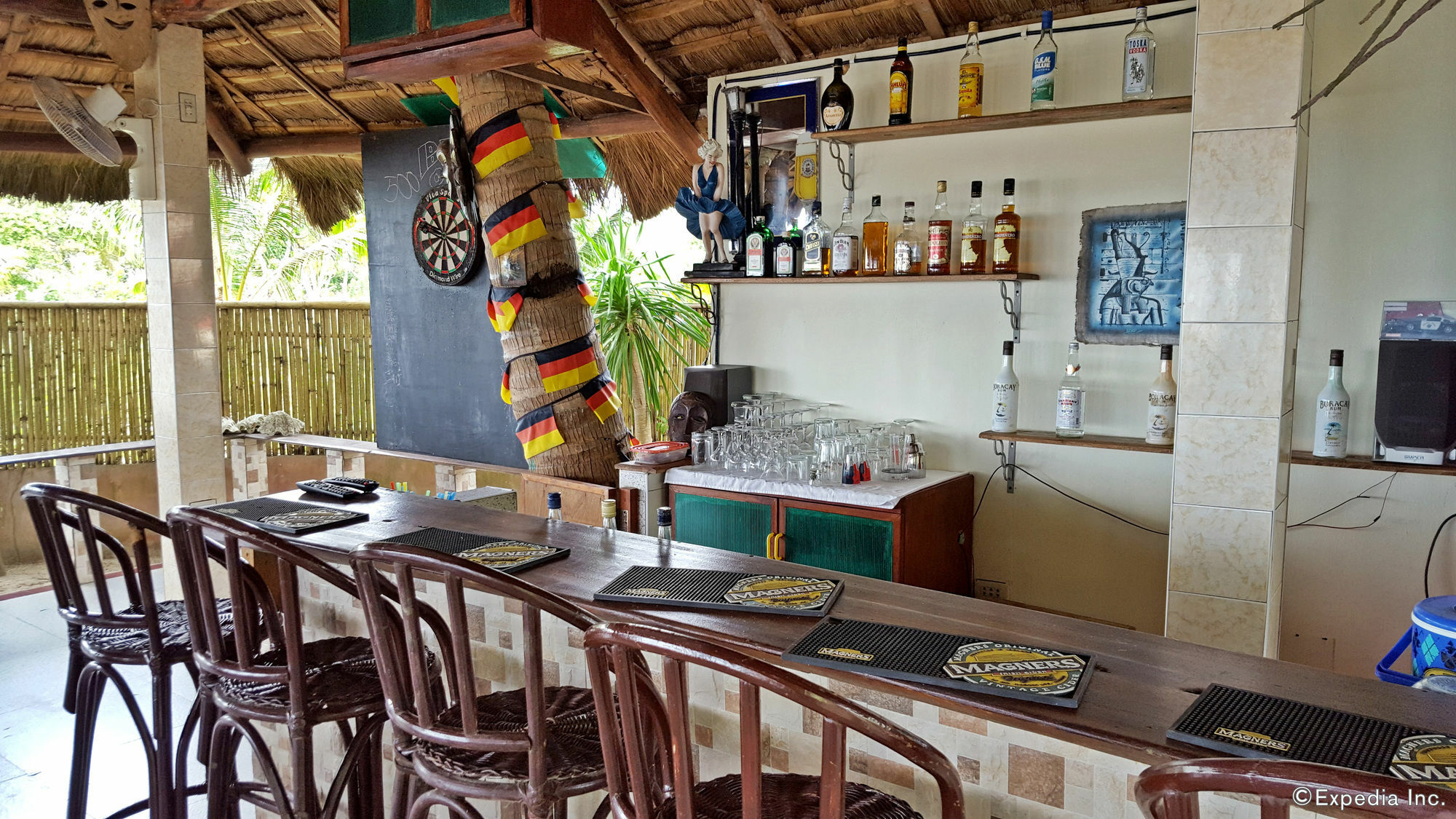 Cooper'S Beach Resort Lucbuan Exterior photo